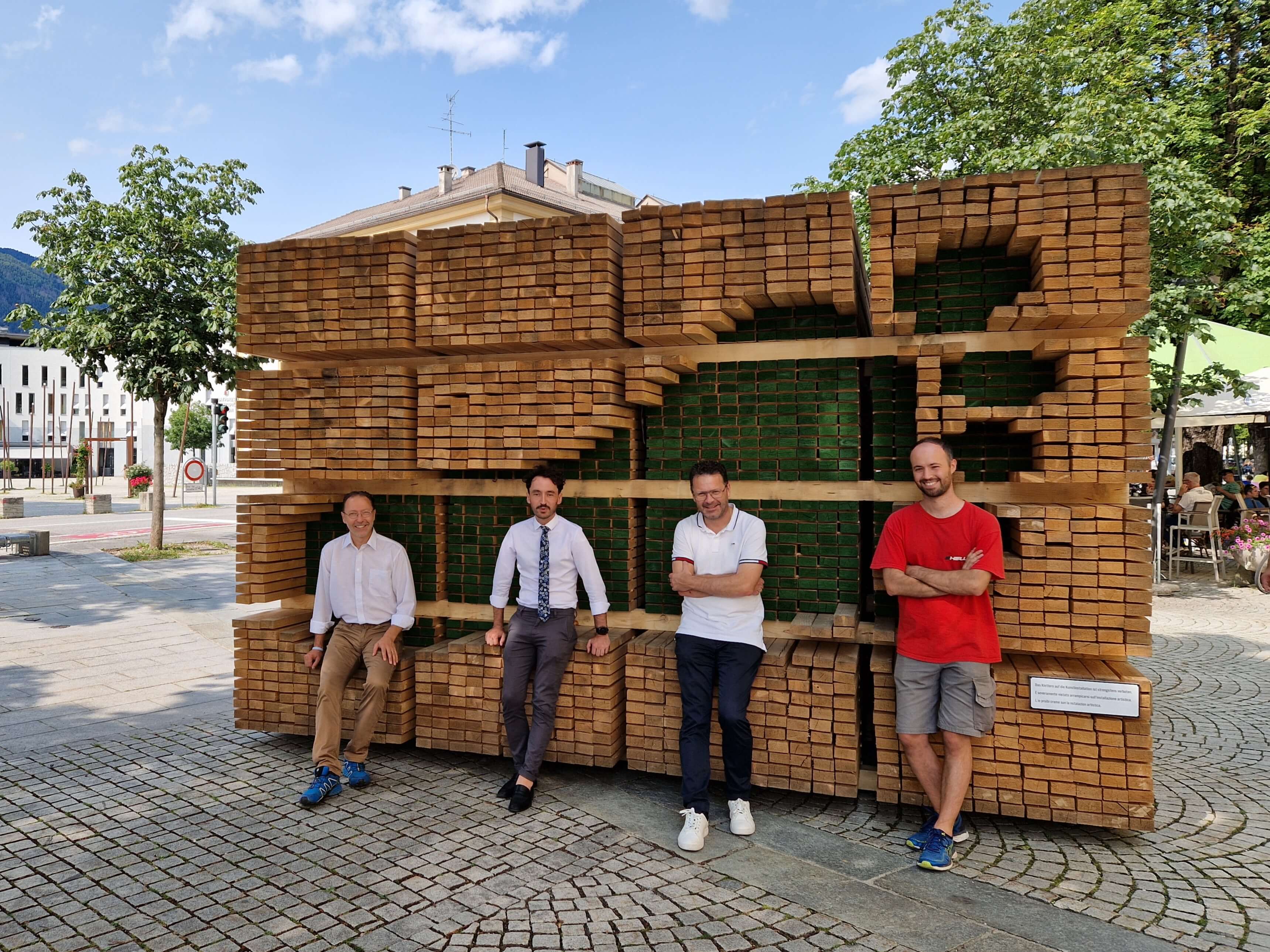 Bruneck_unterer_Graben_Holzinstallation