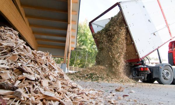 Hackschnitzel Holz Südtirol Biomasse Energie