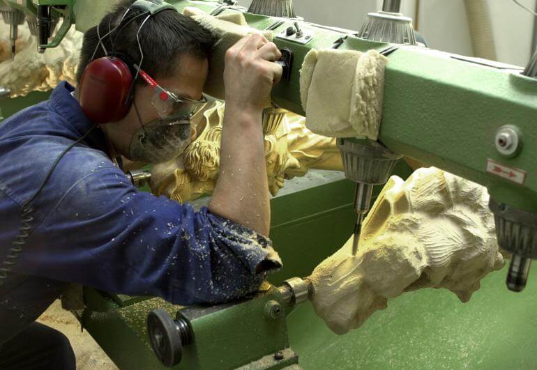 Maschinenschnitzer Holz Südtirol Machine carver South Tyrol