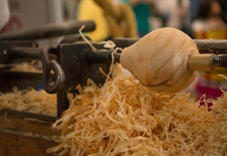 Drechsler Holz Späne